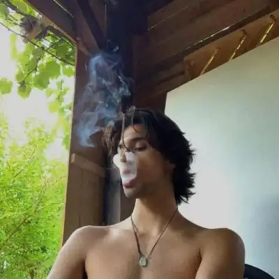 万武芊